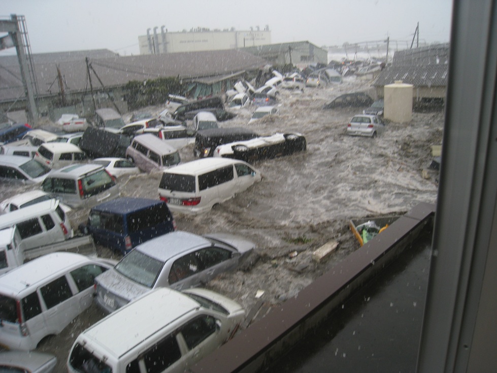 津波の第一波が襲来、壊滅的な被害を受けた