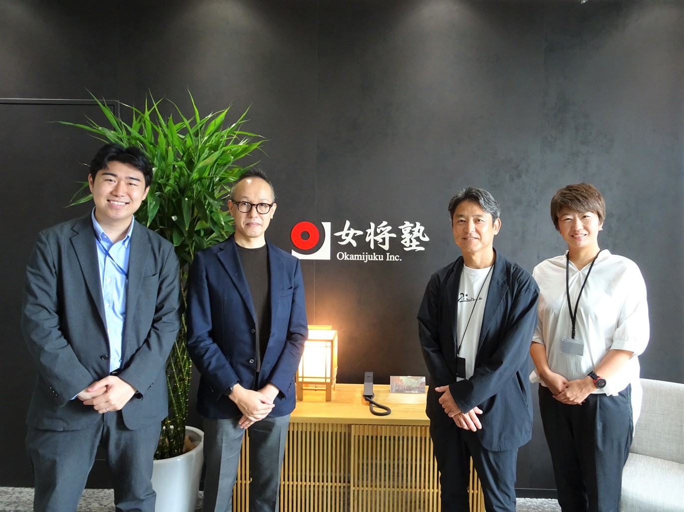 左からDAYSパートナー長田氏、沖元氏、女将塾三宅氏、酒井氏 左からDAYSパートナー長田氏、沖元氏、女将塾三宅氏、酒井氏