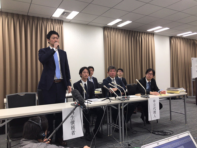 会見するスマートデイズ関係者（4月14日都内、左から菅澤前社長、赤間代表）