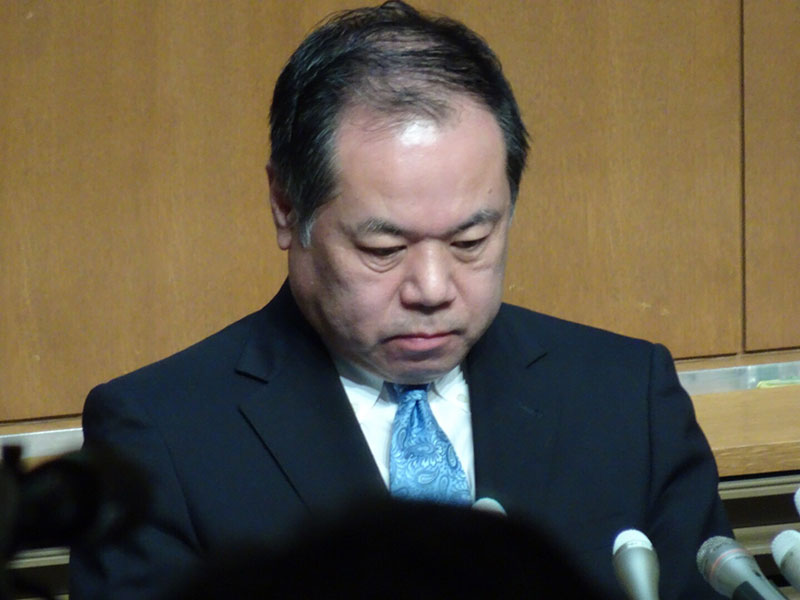 「はれのひ」の篠﨑洋一郎社長（1月26日の記者会見にて）