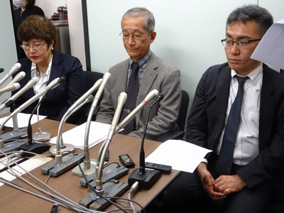 会見する被害弁護団