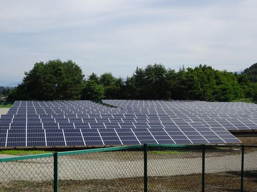 フー社が投資したとみられる太陽光発電所（7月撮影）