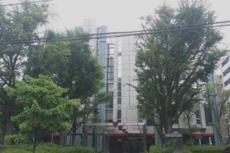 秀和システムの入居ビル（TSR撮影）