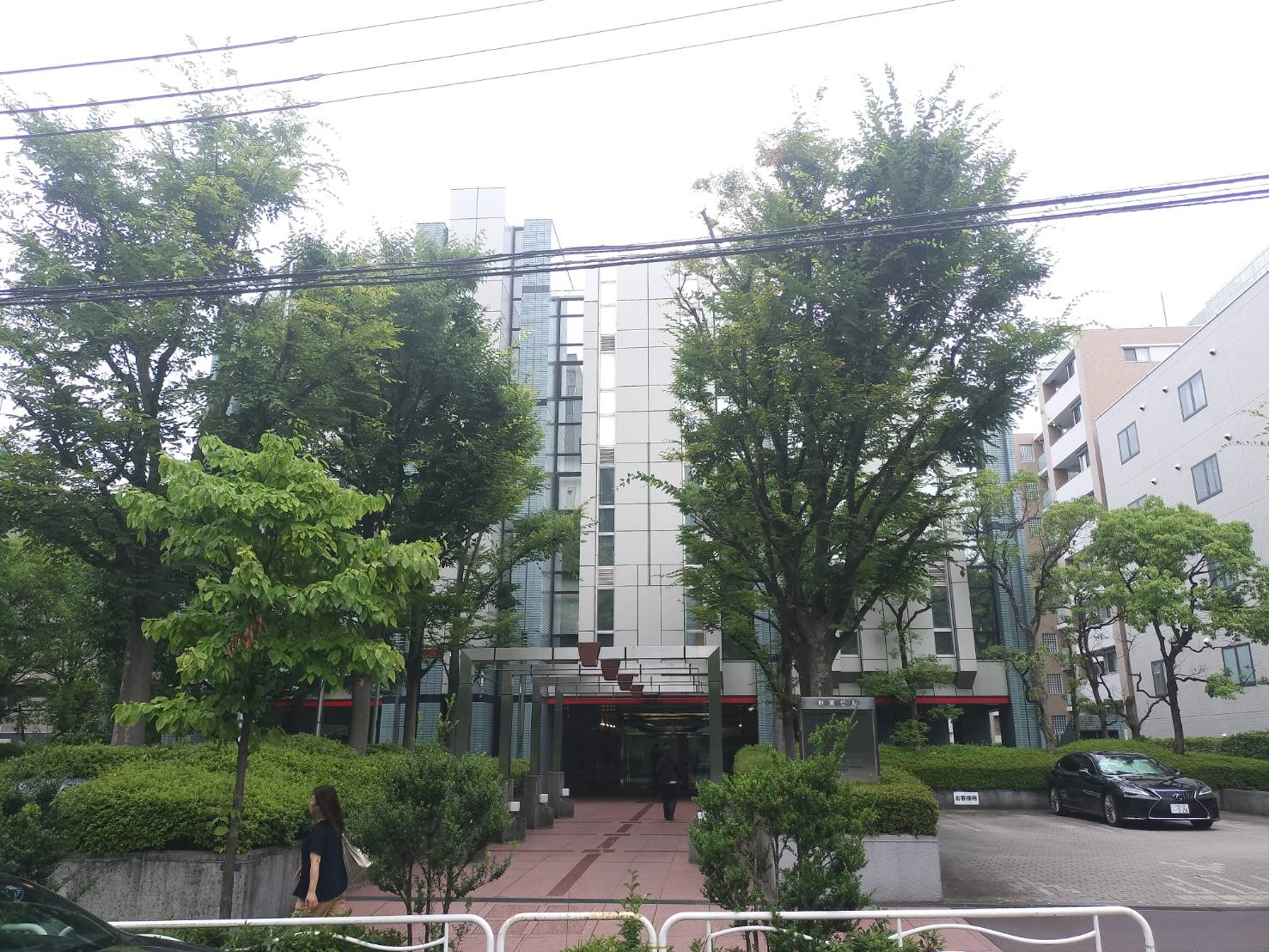 (株)秀和システムが入居するビル
