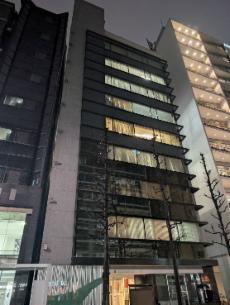 ライフビジネスウェザーの入居ビル（TSR撮影）