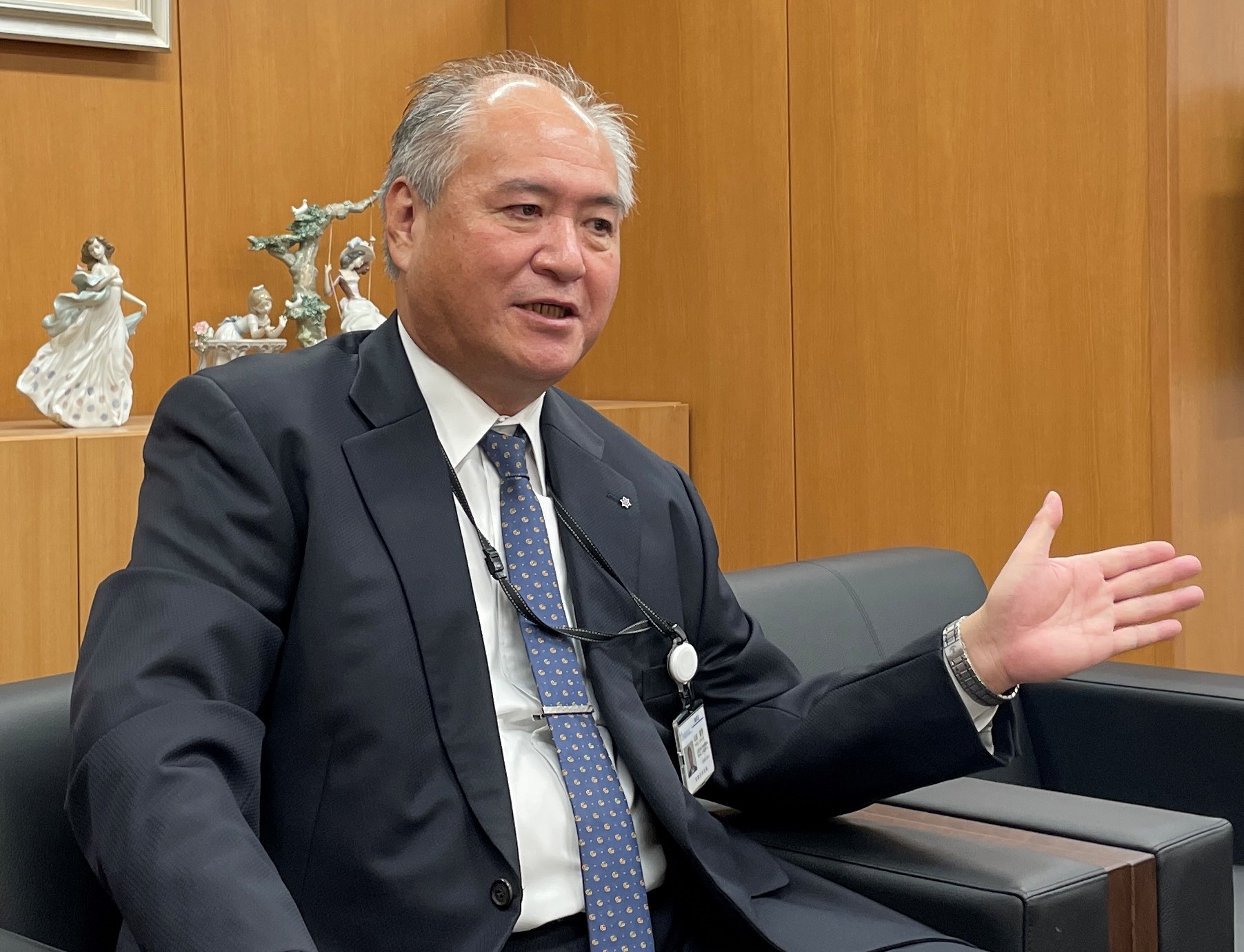インタビューに応じる室蘭信金・山田理事長